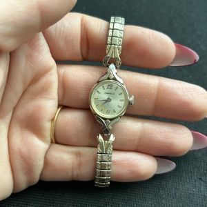 VTG Caravelle Woman's Manual Wind  Watch Needs Battery Needs Cleaning Stretch